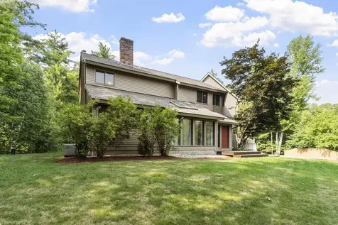 18 Windsor Boulevard Londonderry NH 03053
