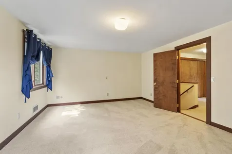 18 Windsor Boulevard Londonderry NH 03053