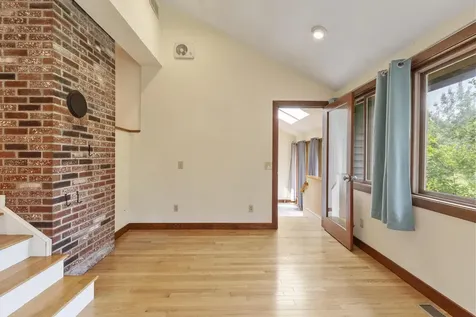18 Windsor Boulevard Londonderry NH 03053