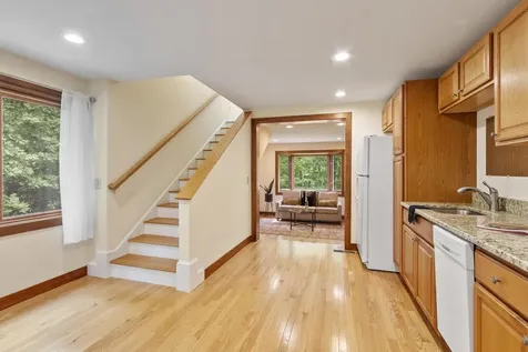 18 Windsor Boulevard Londonderry NH 03053