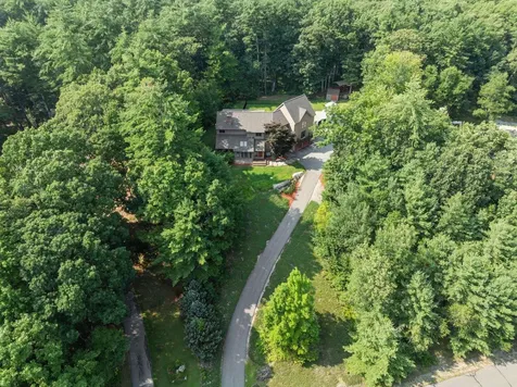 18 Windsor Boulevard Londonderry NH 03053