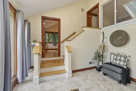 18 Windsor Boulevard Londonderry NH 03053