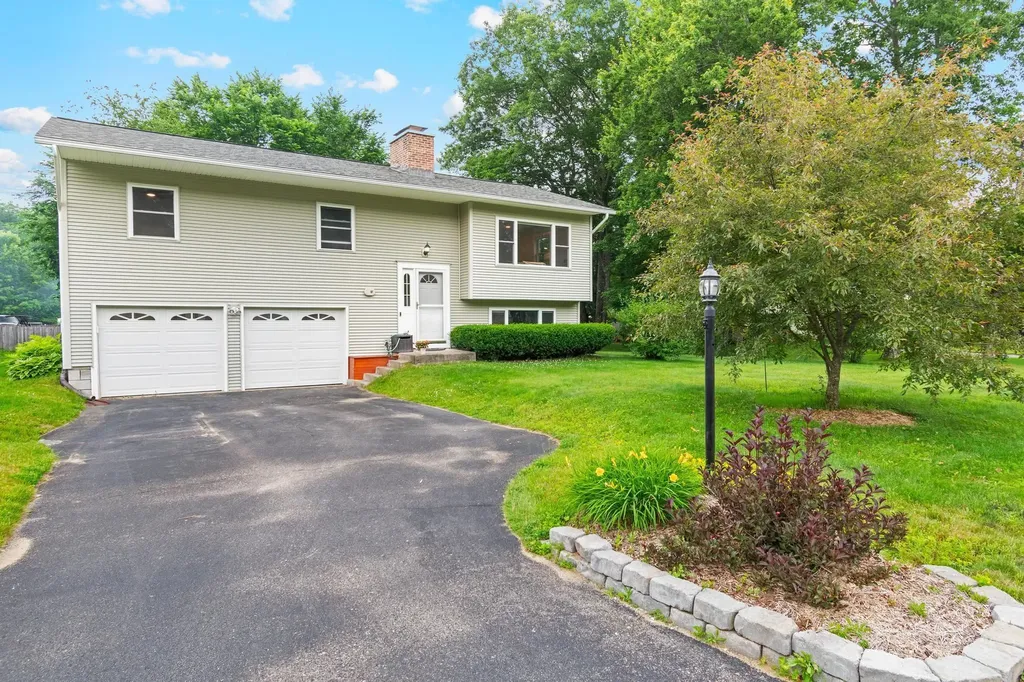 5 Patricia Place Essex VT 05452