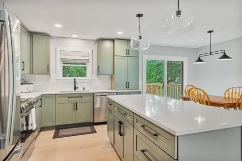 5 Patricia Place Essex VT 05452