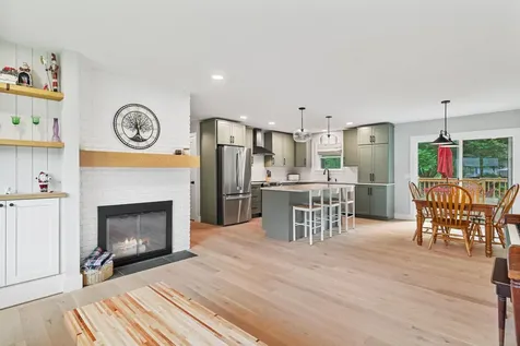 5 Patricia Place Essex VT 05452