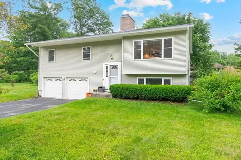 5 Patricia Place Essex VT 05452