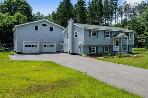 93 Hidden Pines Drive Richmond VT 05477