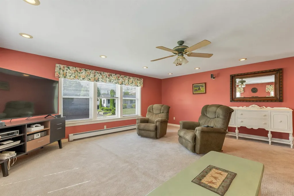28 Hillcrest Drive Laconia NH 03246