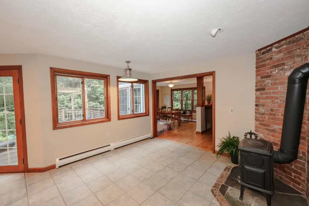 16 Annand Drive Milford NH 03055