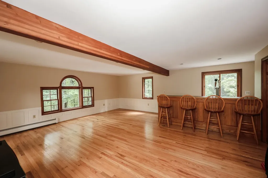 16 Annand Drive Milford NH 03055