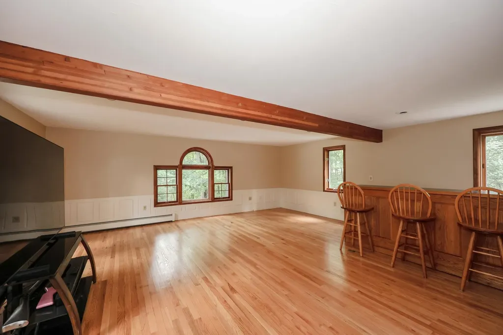 16 Annand Drive Milford NH 03055