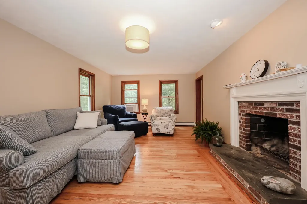 16 Annand Drive Milford NH 03055