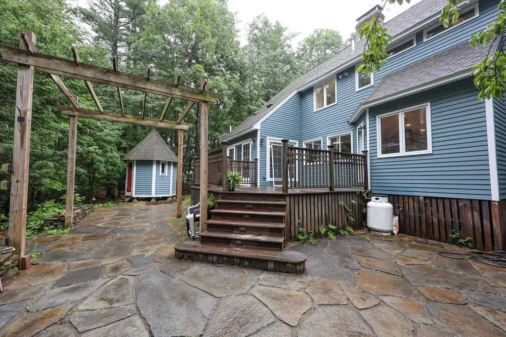 16 Annand Drive Milford NH 03055