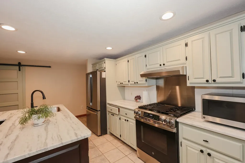 16 Annand Drive Milford NH 03055