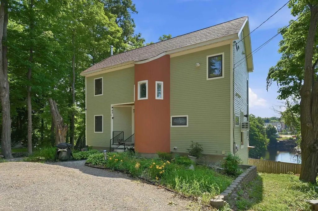 42 North Main Street Boscawen NH 03303