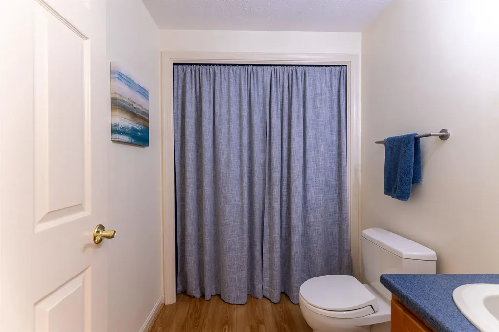 62 Lochmere Lane Nashua NH 03063