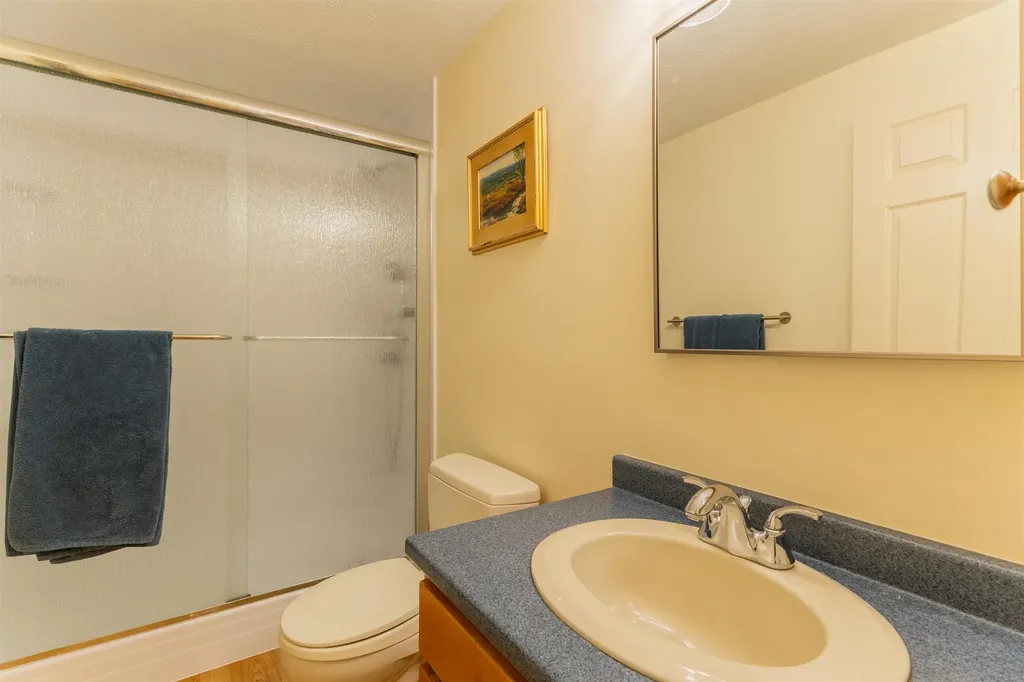 62 Lochmere Lane Nashua NH 03063