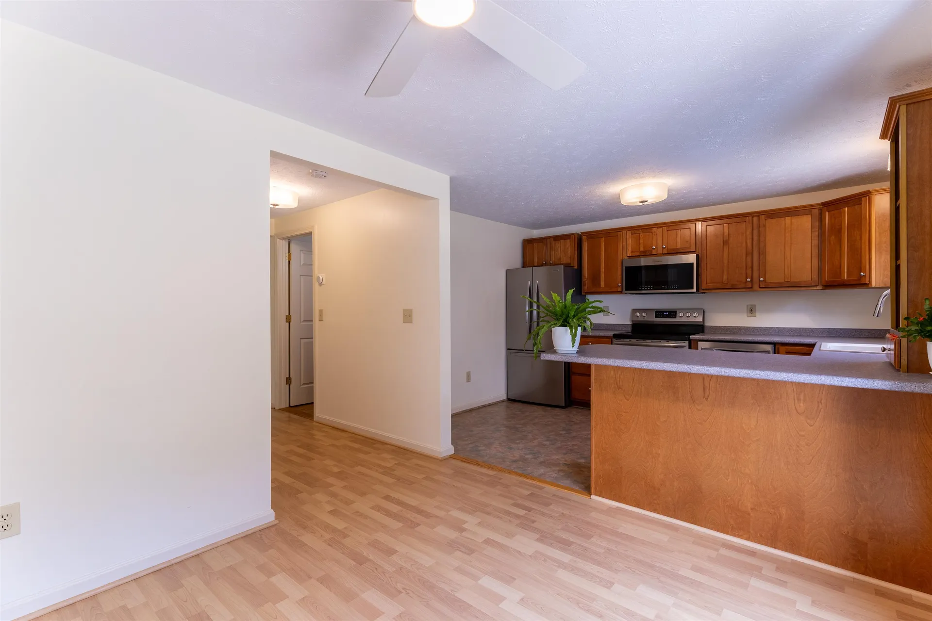 62 Lochmere Lane Nashua NH 03063