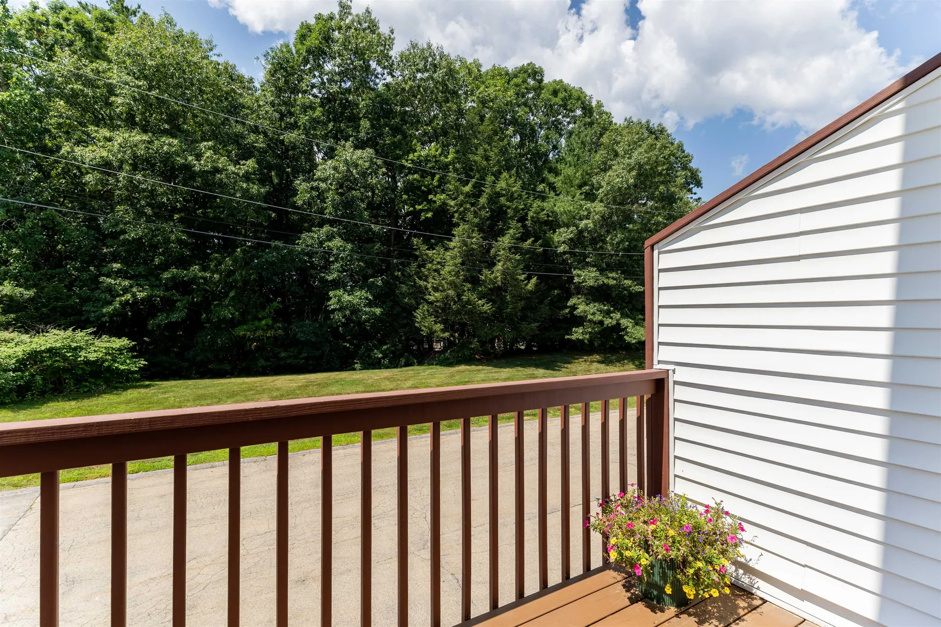 62 Lochmere Lane Nashua NH 03063
