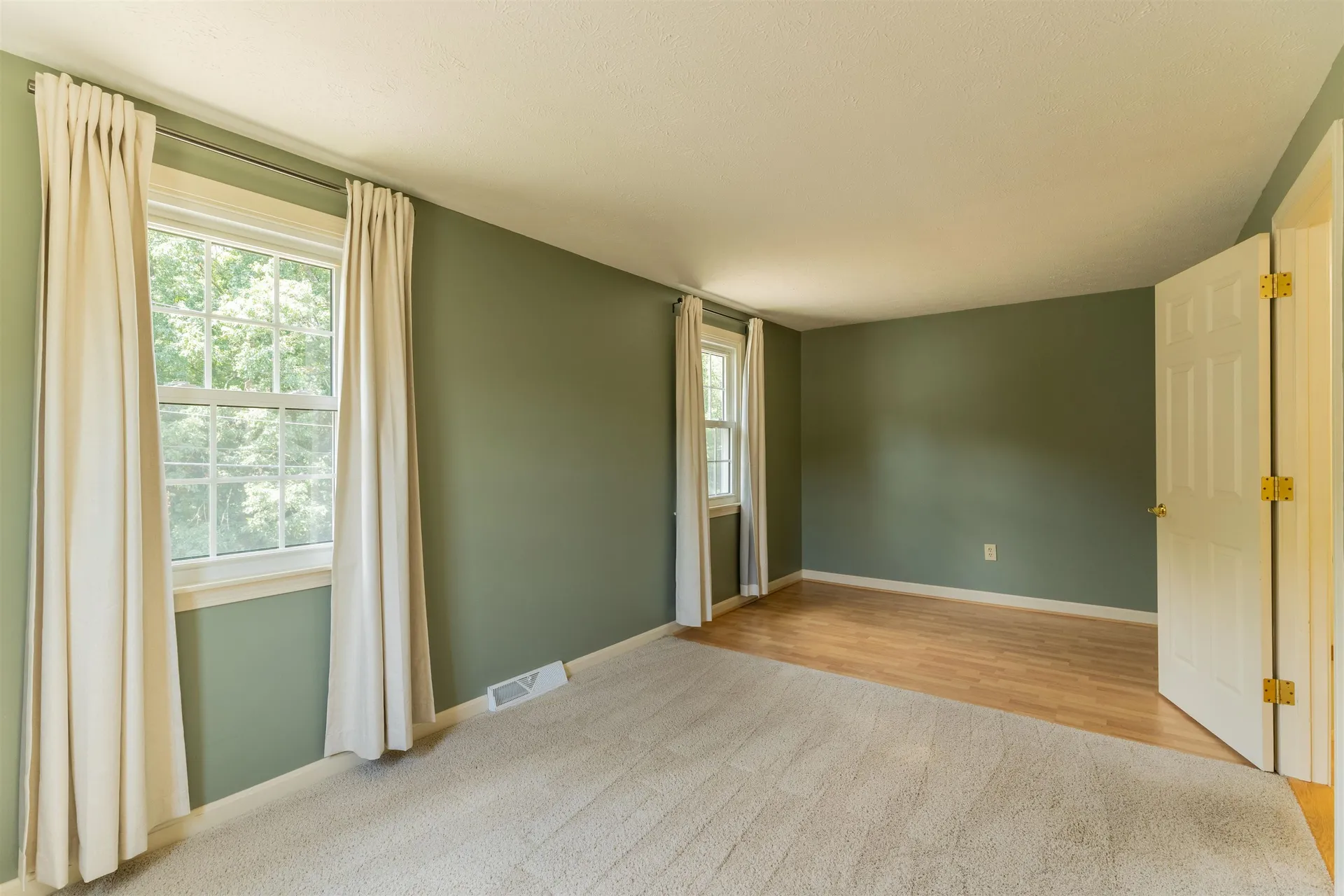 62 Lochmere Lane Nashua NH 03063
