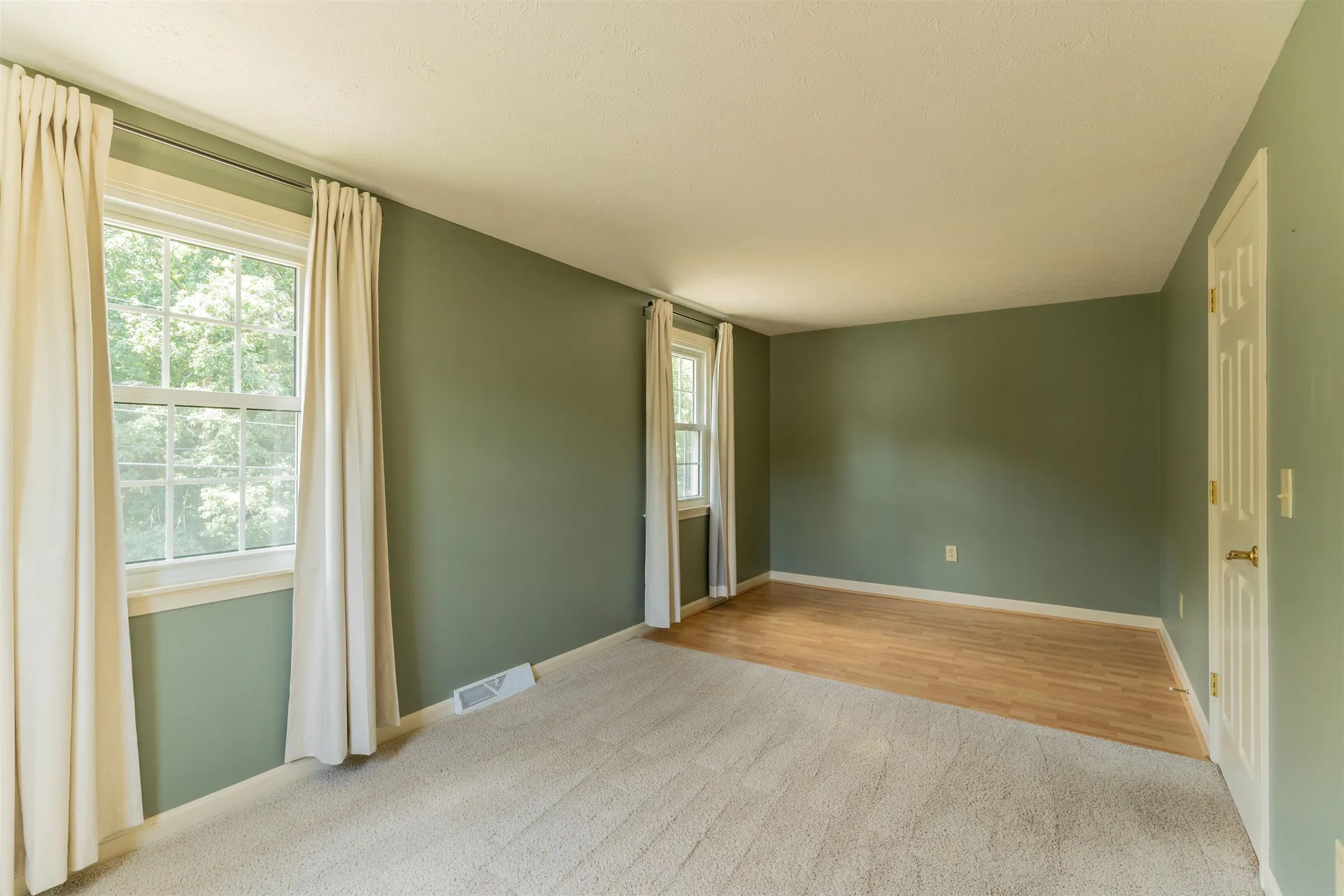 62 Lochmere Lane Nashua NH 03063