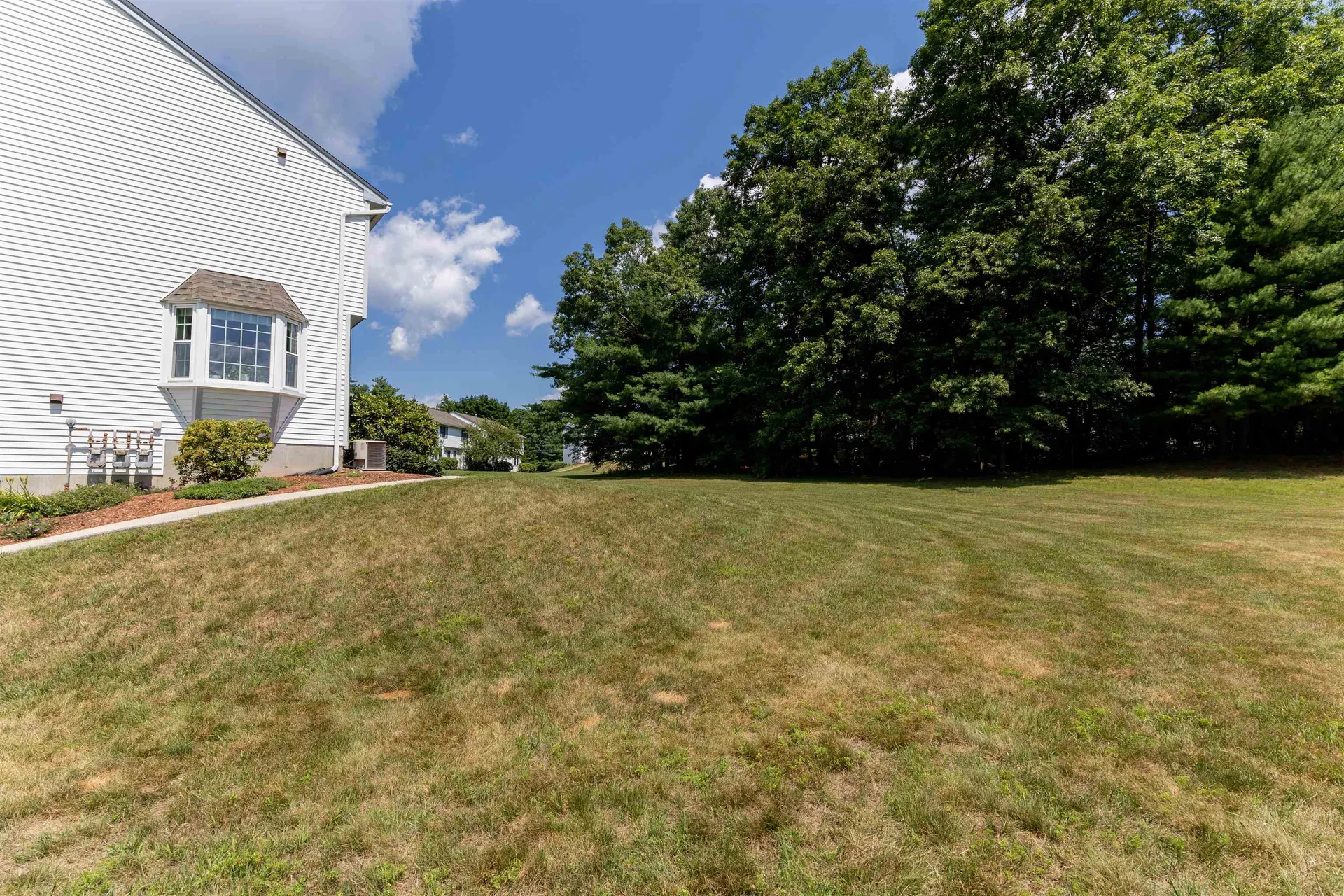 62 Lochmere Lane Nashua NH 03063