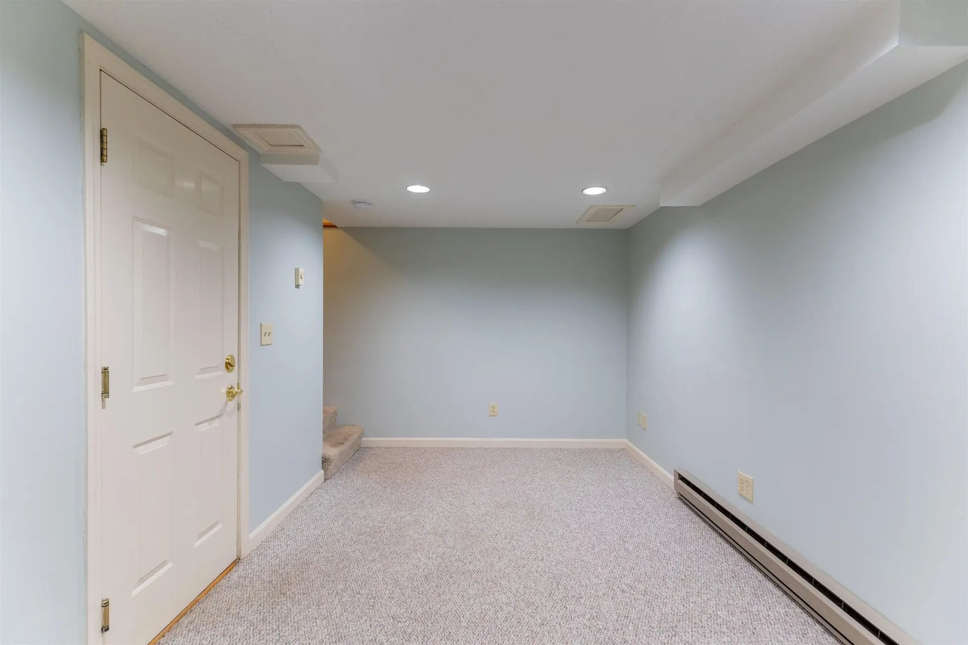 62 Lochmere Lane Nashua NH 03063