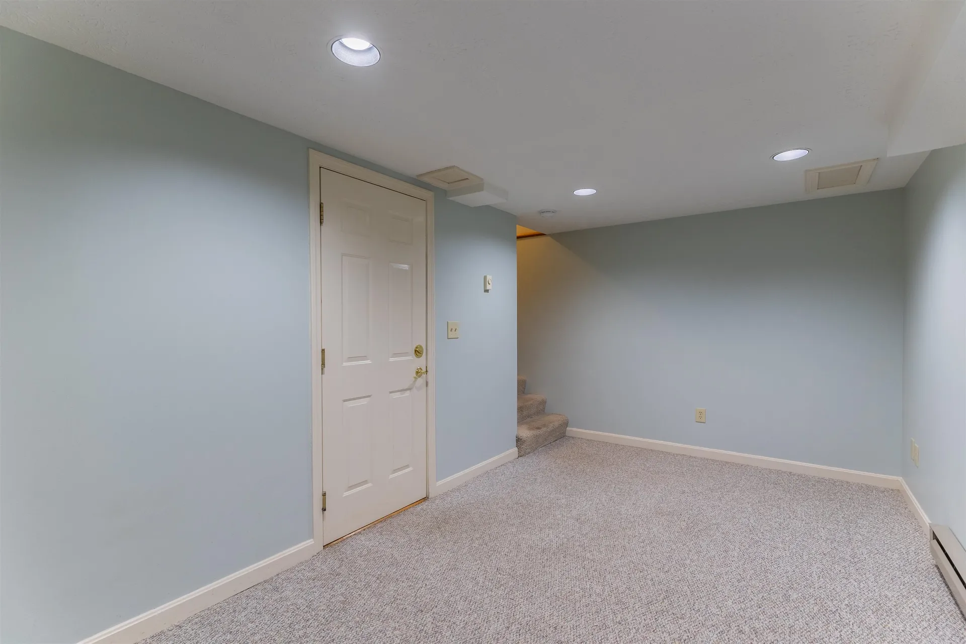 62 Lochmere Lane Nashua NH 03063
