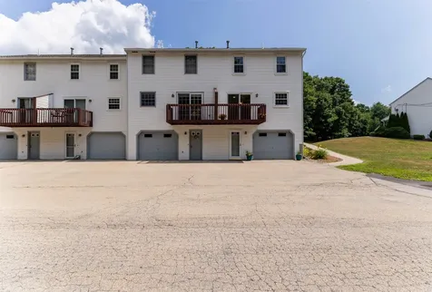 62 Lochmere Lane Nashua NH 03063