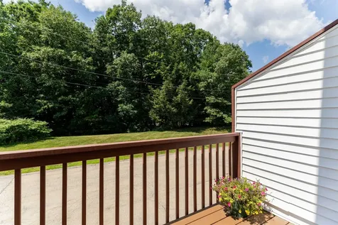 62 Lochmere Lane Nashua NH 03063