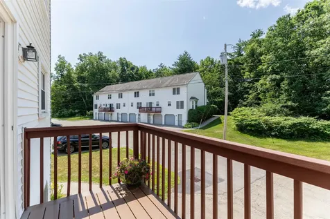 62 Lochmere Lane Nashua NH 03063