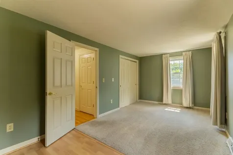 62 Lochmere Lane Nashua NH 03063