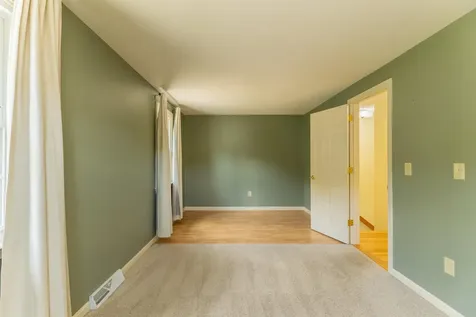 62 Lochmere Lane Nashua NH 03063