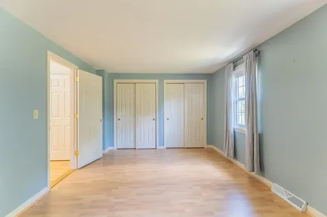 62 Lochmere Lane Nashua NH 03063