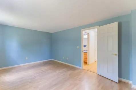 62 Lochmere Lane Nashua NH 03063