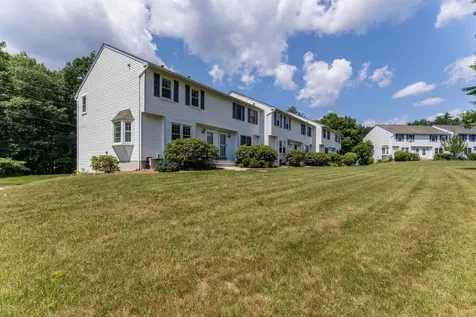 62 Lochmere Lane Nashua NH 03063