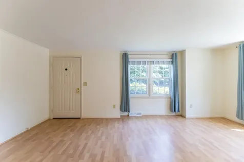 62 Lochmere Lane Nashua NH 03063