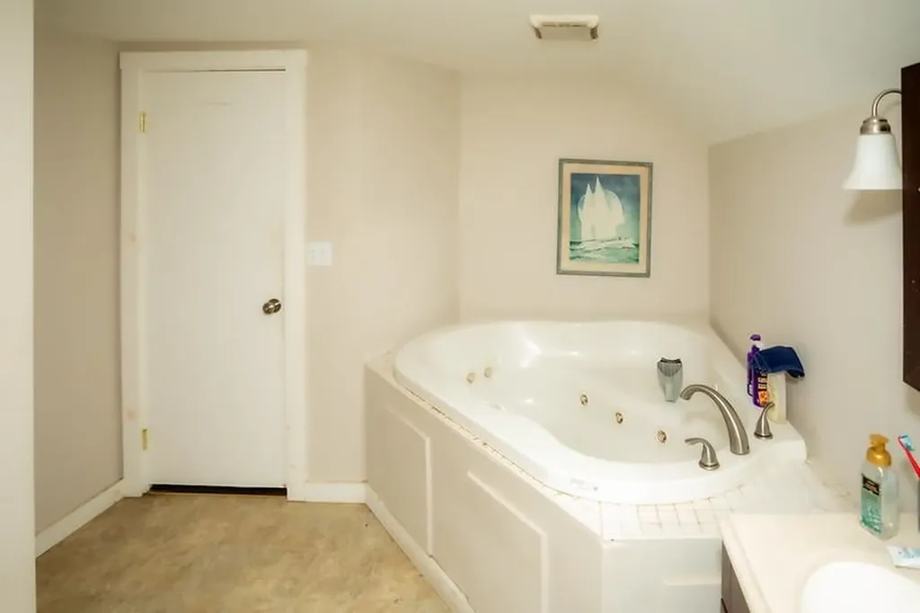 17 Morton Avenue Rochester NH 03867