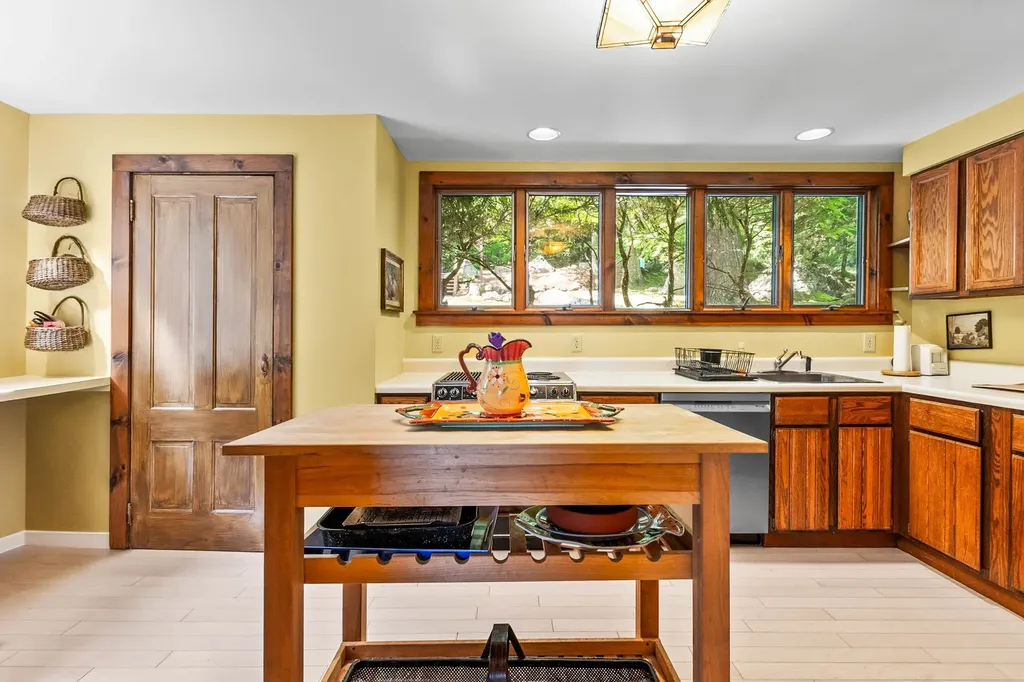 149 Lake Avenue Sunapee NH 03782