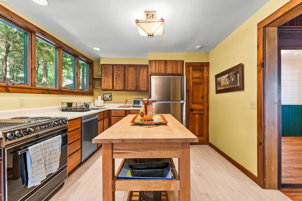 149 Lake Avenue Sunapee NH 03782