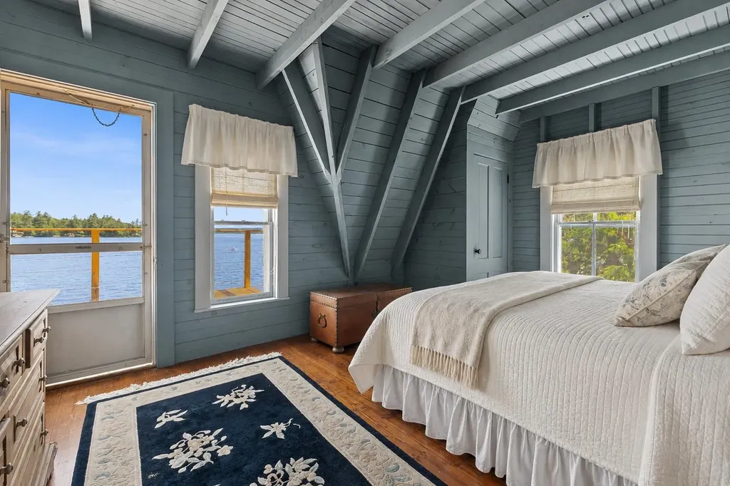 149 Lake Avenue Sunapee NH 03782