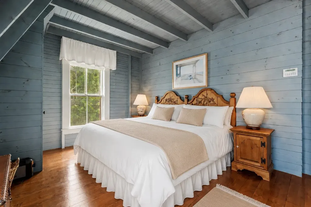 149 Lake Avenue Sunapee NH 03782