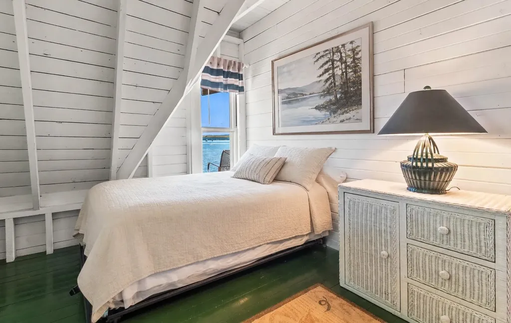 149 Lake Avenue Sunapee NH 03782