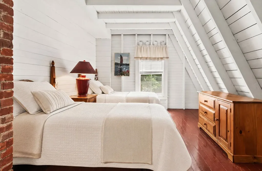 149 Lake Avenue Sunapee NH 03782