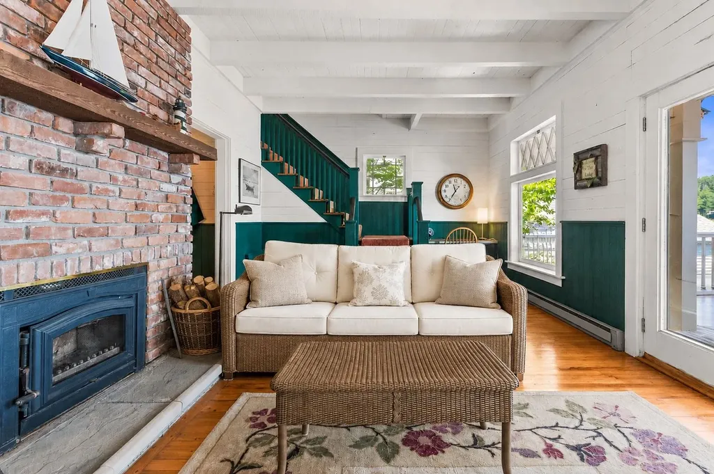 149 Lake Avenue Sunapee NH 03782