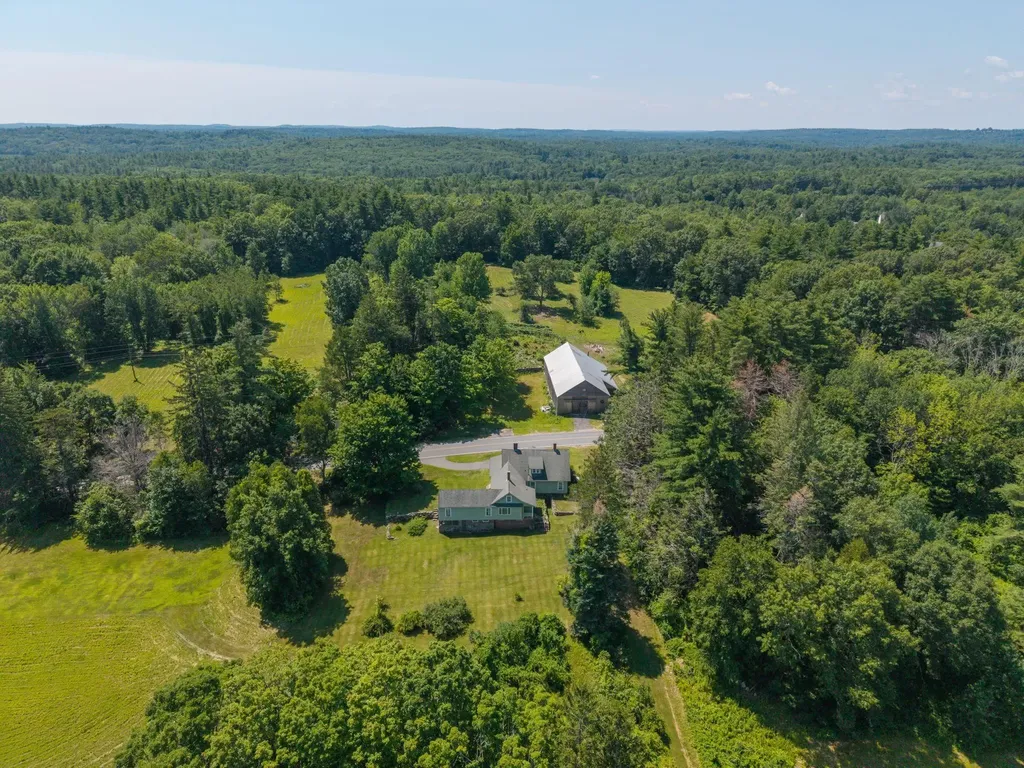 128 North Road Sandown NH 03873