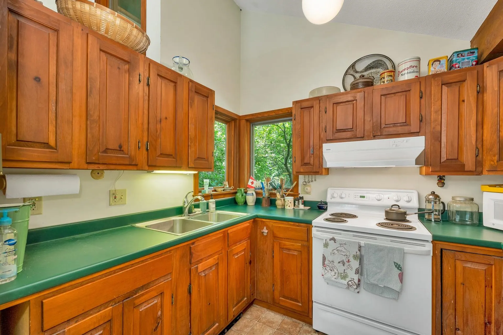 1383 King Hill Road New London NH 03257