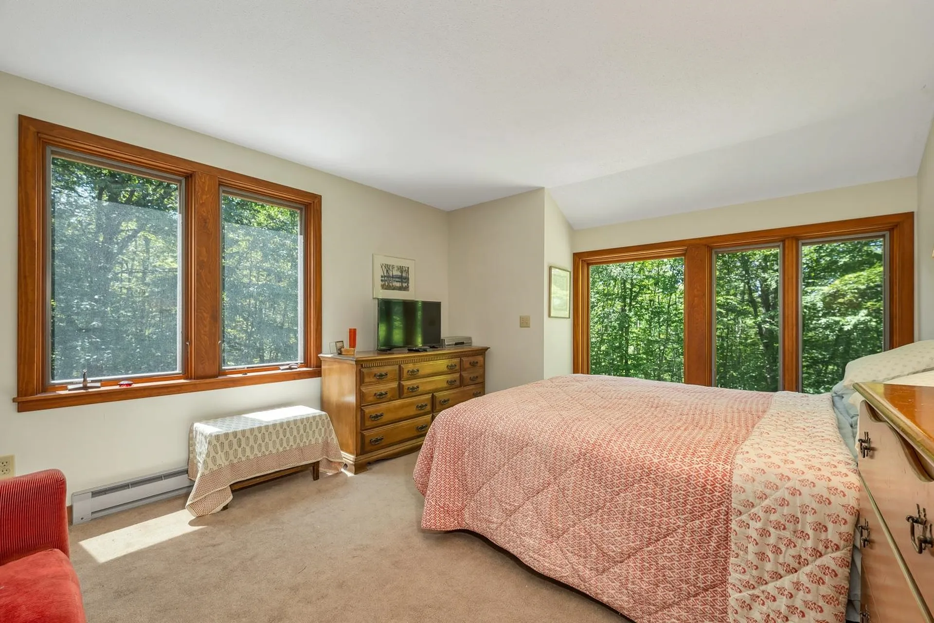 1383 King Hill Road New London NH 03257