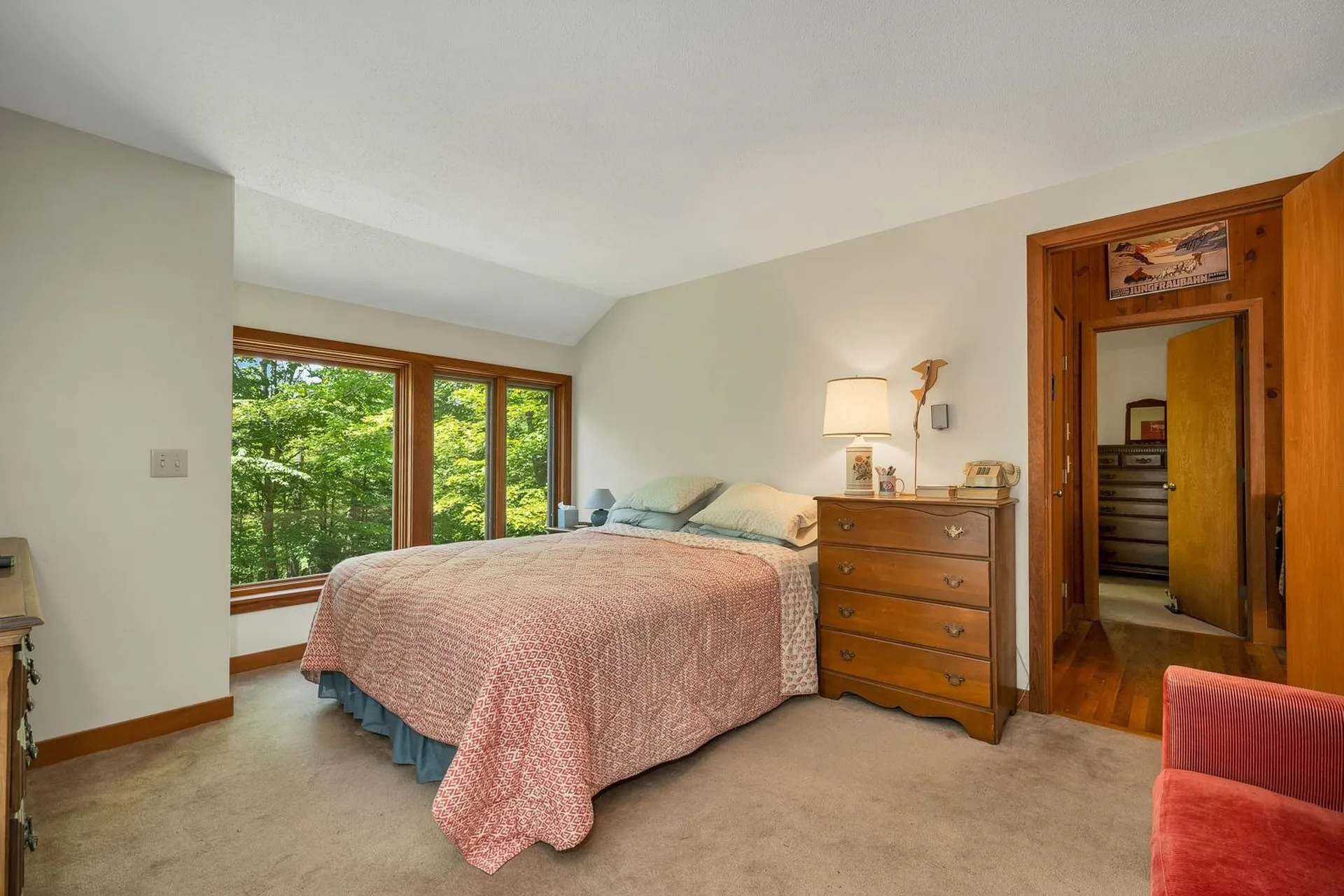 1383 King Hill Road New London NH 03257