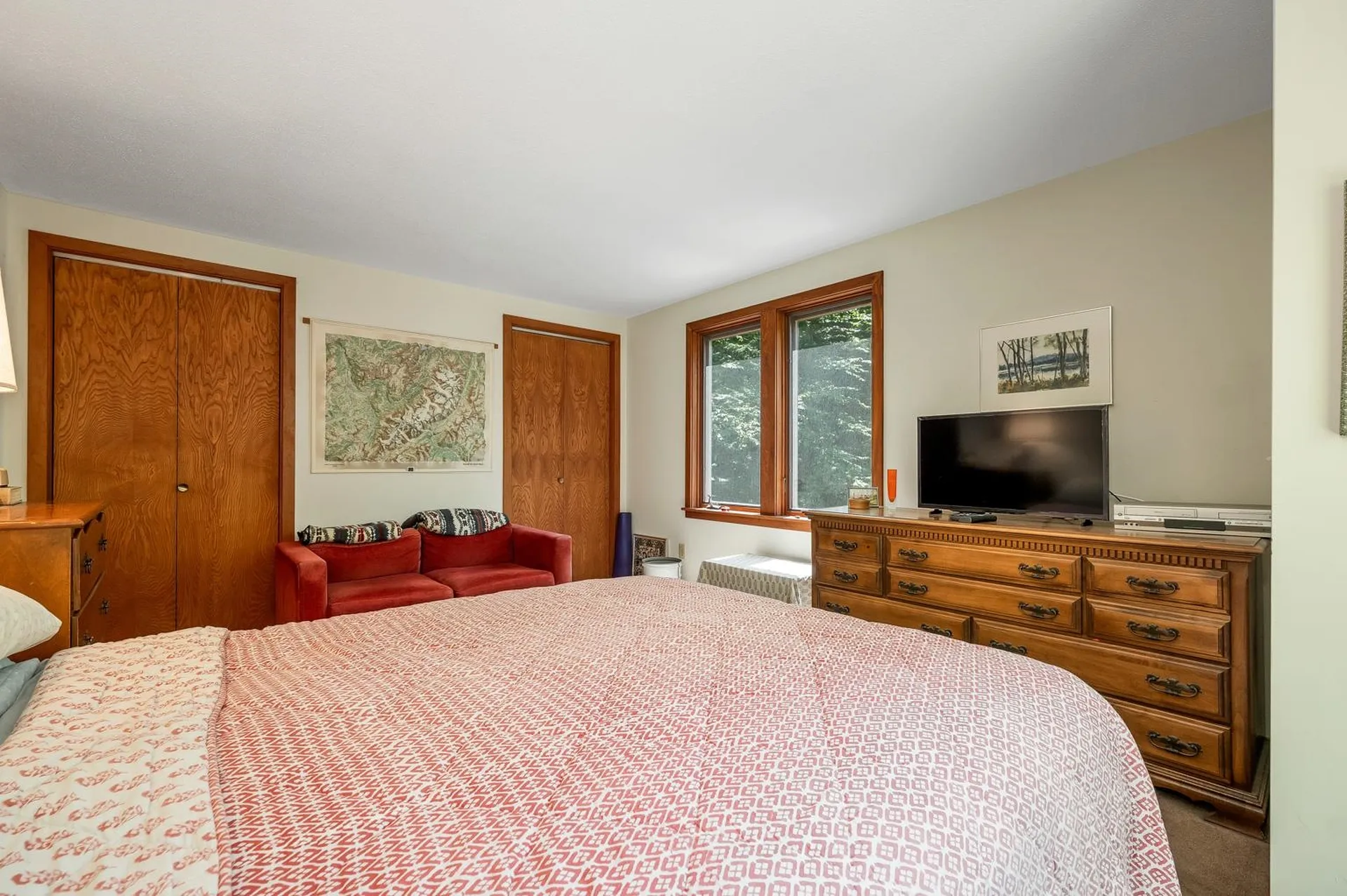1383 King Hill Road New London NH 03257